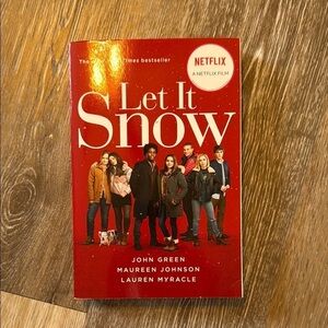 Let It Snow Book by John green, Maureen Johnson and lauren myracle